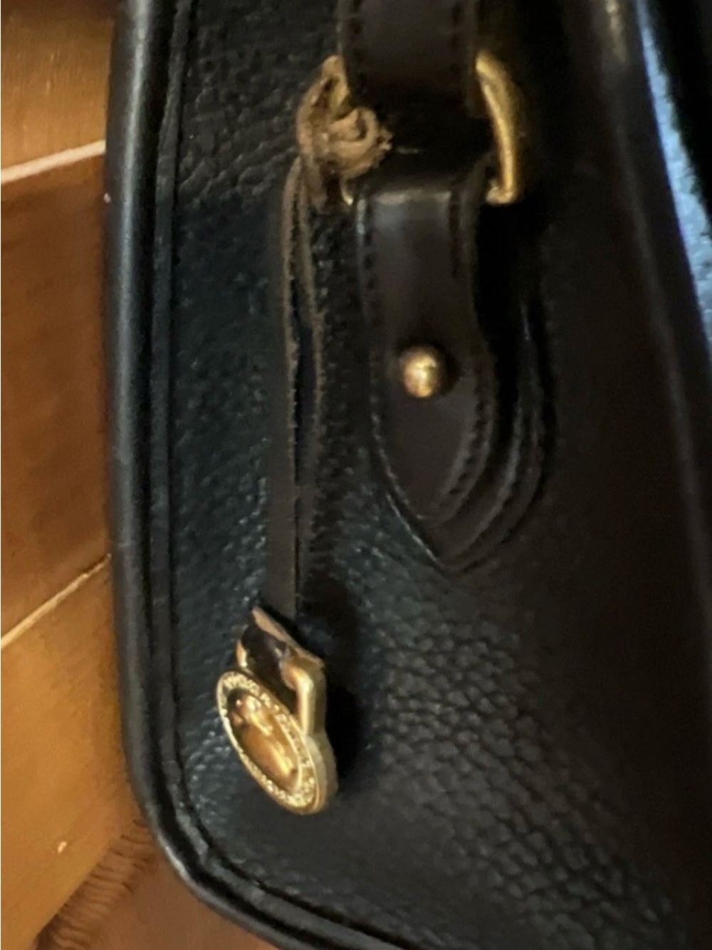 Dooney Bourke Vintage Essex All Weather Pebbled Leather Crossbody Bag Black  EUC - Picture 4 of 14
